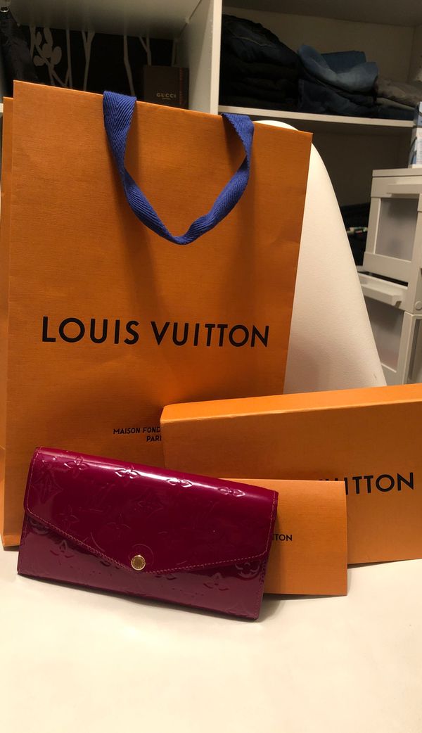 Loui Vuitton, Pallas clutch small crossbody! for Sale in Phoenix, AZ -  OfferUp