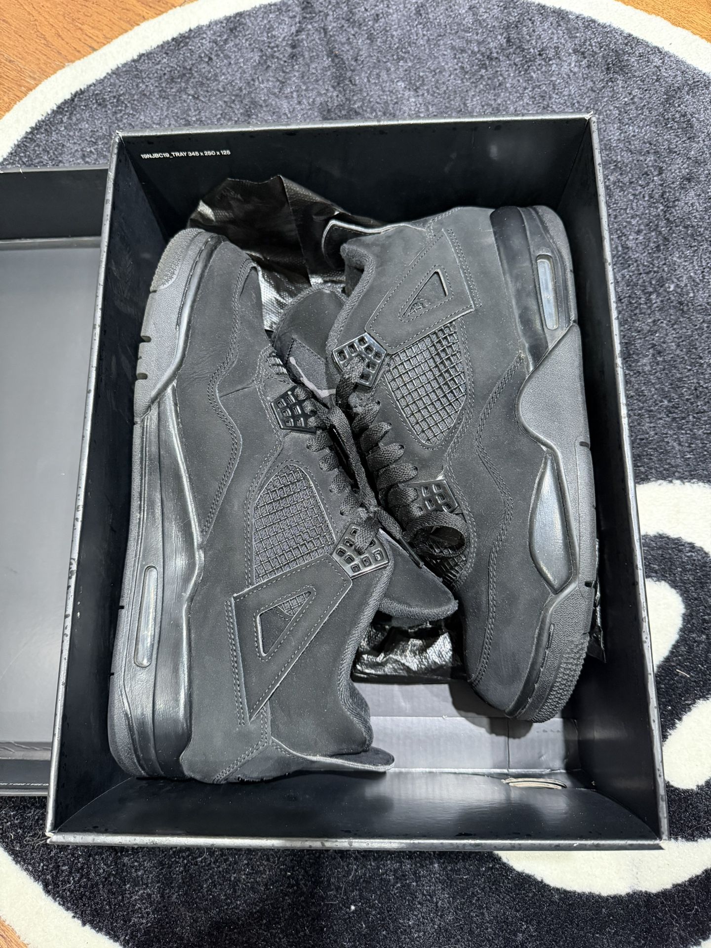 Jordan 4 Retro Black Cat (2020) Used Size 10.5