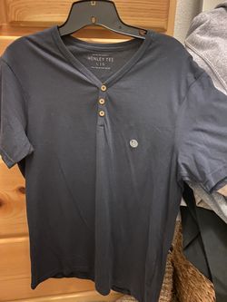 Brand New Henley V Neck Tee Size Large