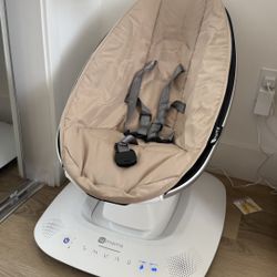 Mamaroo Baby Swing By 4moms Almost Like New 