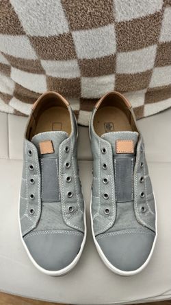 Spenco women’s shoe, grey, Size9