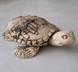 Molded resin/faux-carved stone sea turtle trinket box