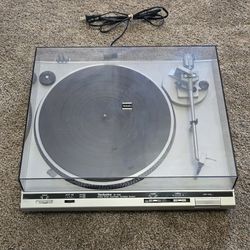 Technics SL-D30 Direct Drive Auto Turntable