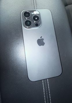Unlocked iPhone 15 pro 512 GB