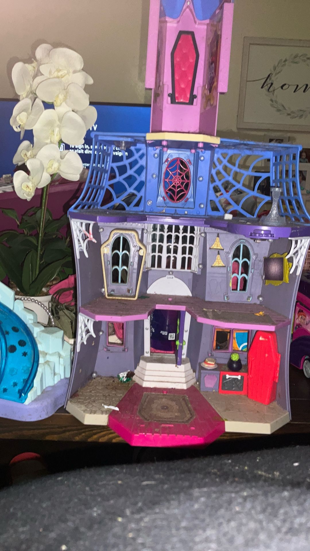 Rare hard to find Vampirina castle Disney Junior collectible piece needs a good cleaning has been sitting in the garage for a while no accessories or 