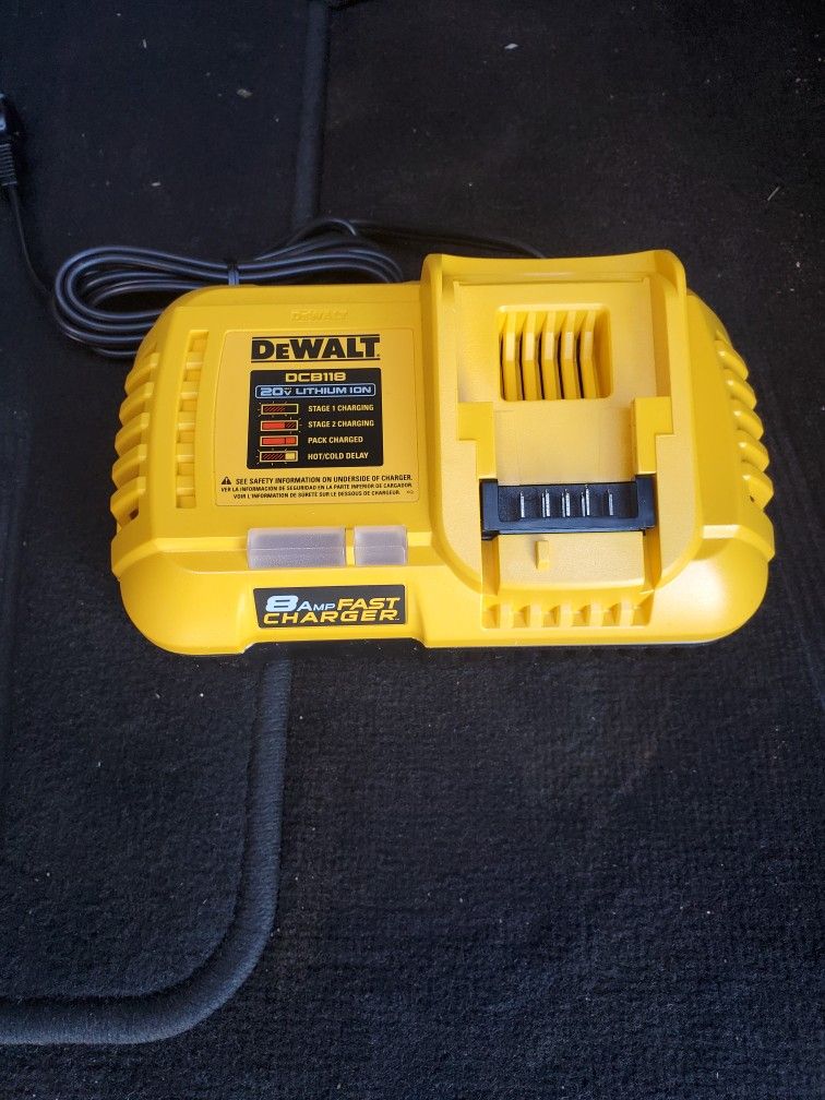Dewalt Fast Charger 8 Amp