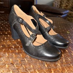 Black leather heels/mary janes 