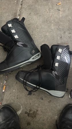 Morrow Snowboarding Shoes Size 9