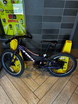 Kids TREK bike good condition 20 inch with wide “fat” tires