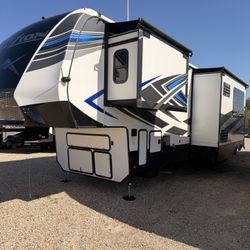 2021 Keystone Fuzion 427