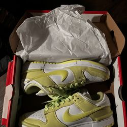 Nike Dunk Low white and yellow trainers