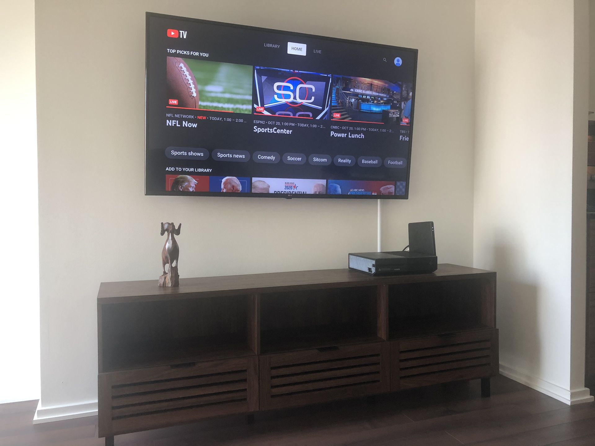 60 inch LG LED TV (Less than 6months old)