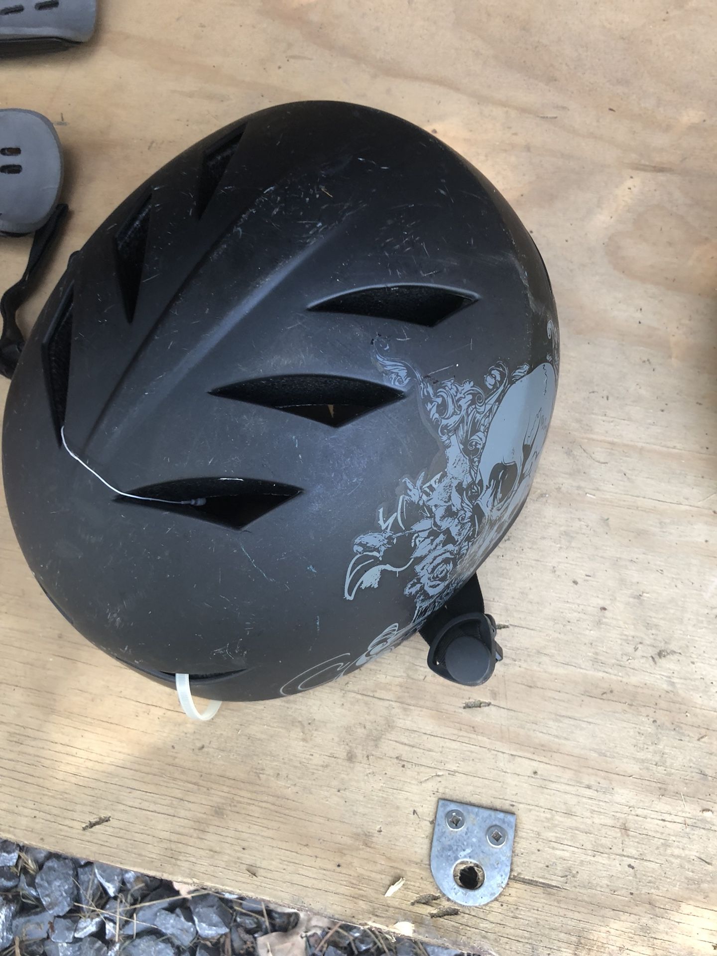 Mongoose helmet