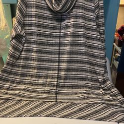 Beautiful Long Handkerchief Hem 3/4 Sleeves Tunic