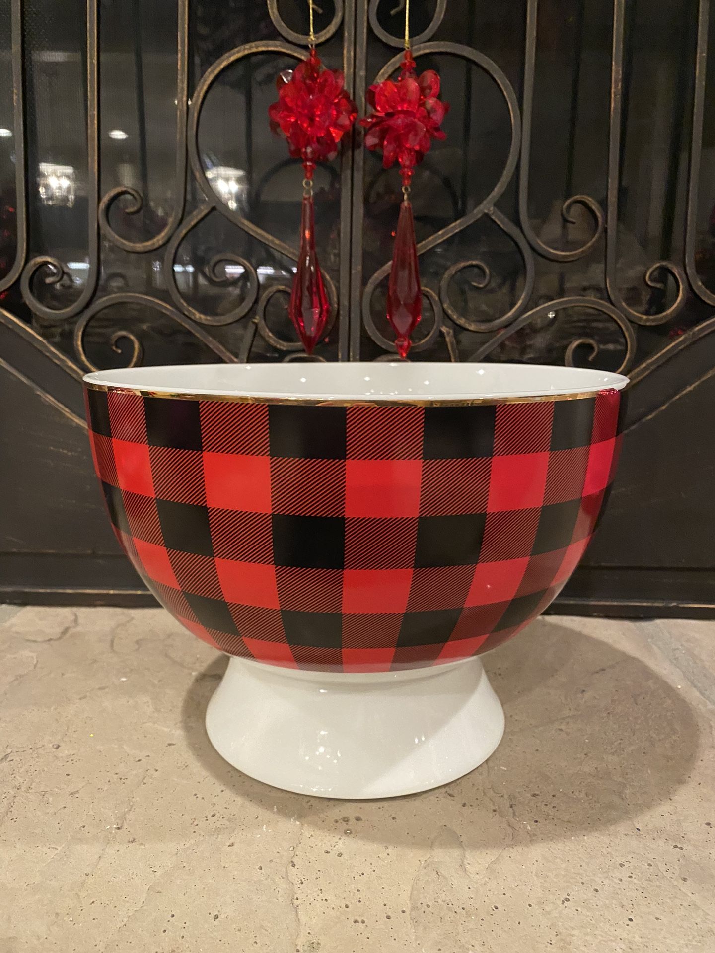 (RETAIL $59.99) NEW Large Footed 8 Oak Lane Red & Black Ceramic Checkered Bowl 10” dia, 7”T (SEE PICS)!!