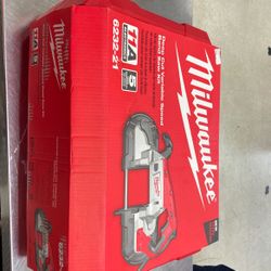 Milwaukee Deep Cut Variable Speed Band Saw Kit