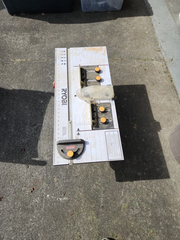 Router Table With Router