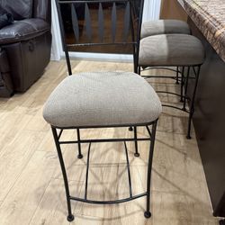 Bar / Counter Stools