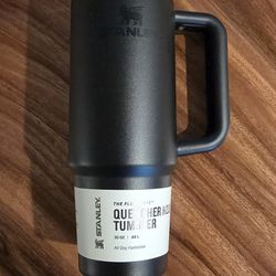 Stanley Black 30 Oz Tumbler With Straw New