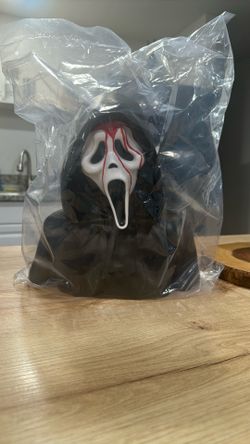 Scream 7 Ghost Face Bucket