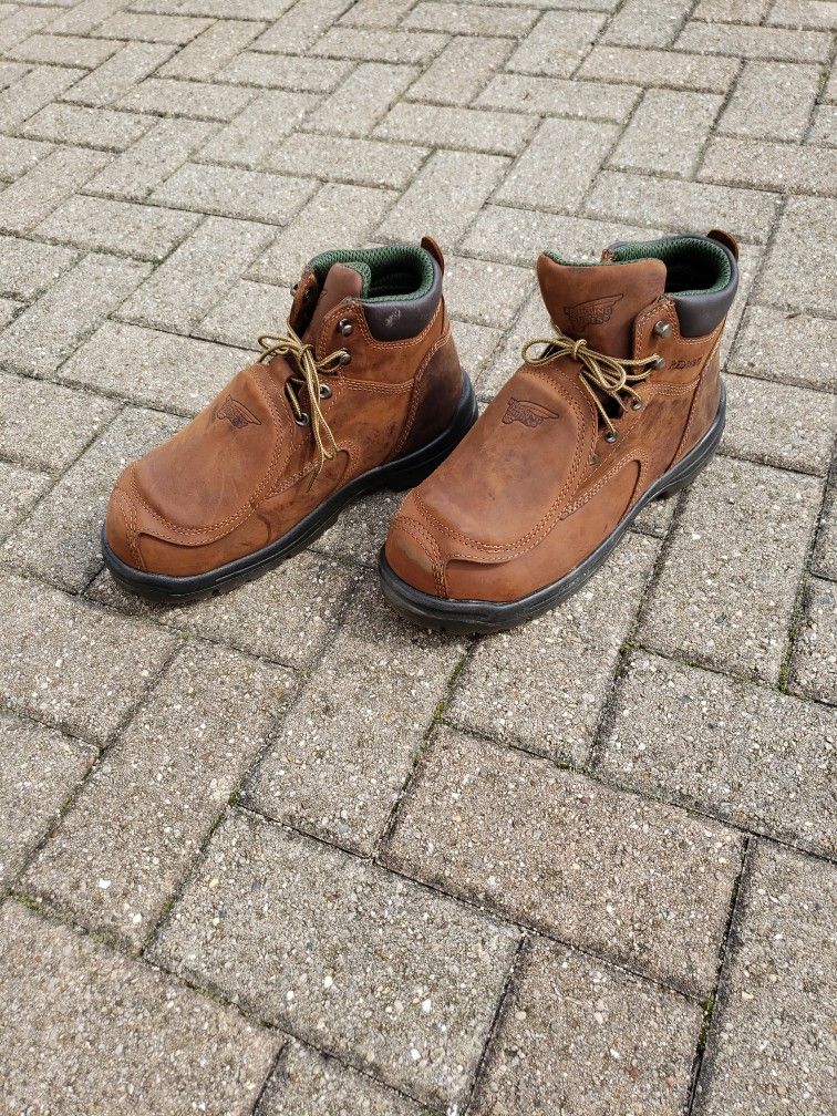 Safety Boots w/Metatarsal Guard. Red Wing.