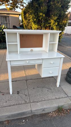 Free desk