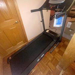 PROFORM 425 FIT TREADMILL
 ( LIKE NEW & DELIVERY AVAILABLE TODAY)
