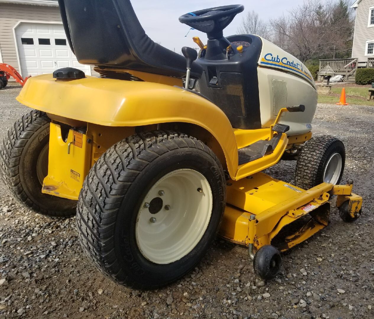 Cub Cadet HDS 2185 Lawn Tractor for Sale in Smithsburg, MD OfferUp