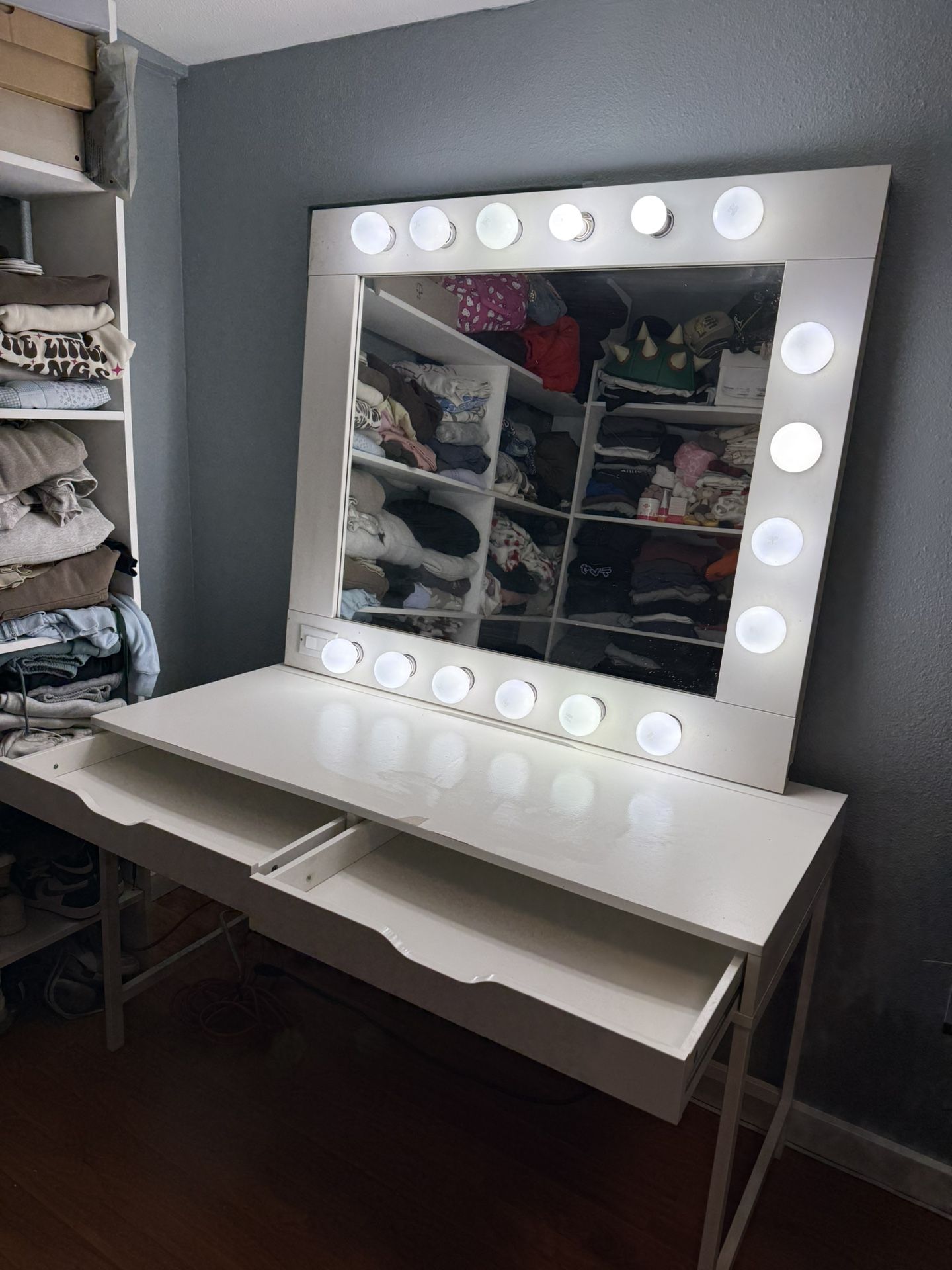 Vanity Mirror 