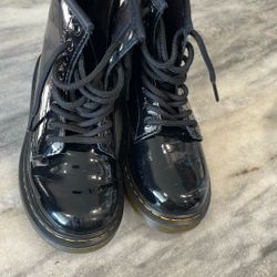 Girl Boots Dr Marten  Like New Size 12