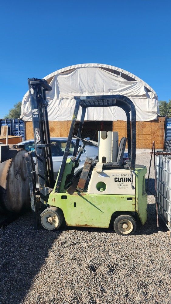 Clark Forklift  2500lb Capacity 