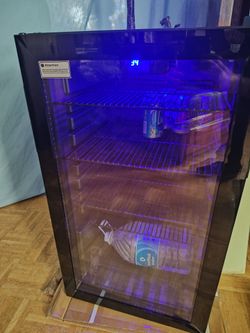 126 can mini fridge