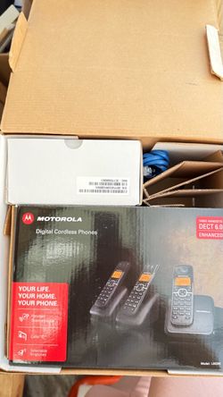 Motorola L603M DECT 6.0 Cordless Phone System โ 3 Handsets โ New