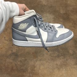 Jordan 1 Mid Women 10.5