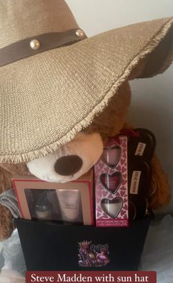 Steve Madden queen Mother’s Day gift basket