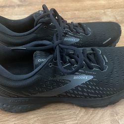 Brooks Ghost 13 Black Sneakers.  Size 10.5 Women/9 Men