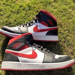 Air Jordan 1 MID SE 