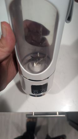 Portable Blender USB Rechargeable - Works Great