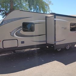 2018 Bullet Ultra Lite By Keystone 26ft Large Slide Out ,1 Owner