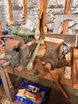 Bench grinder