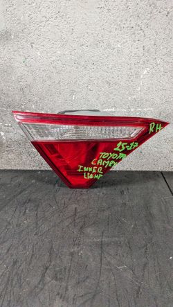 2015-2016-2017 TOYOTA CAMRY RIGHT INNER LIGHT OEM USED #11023
