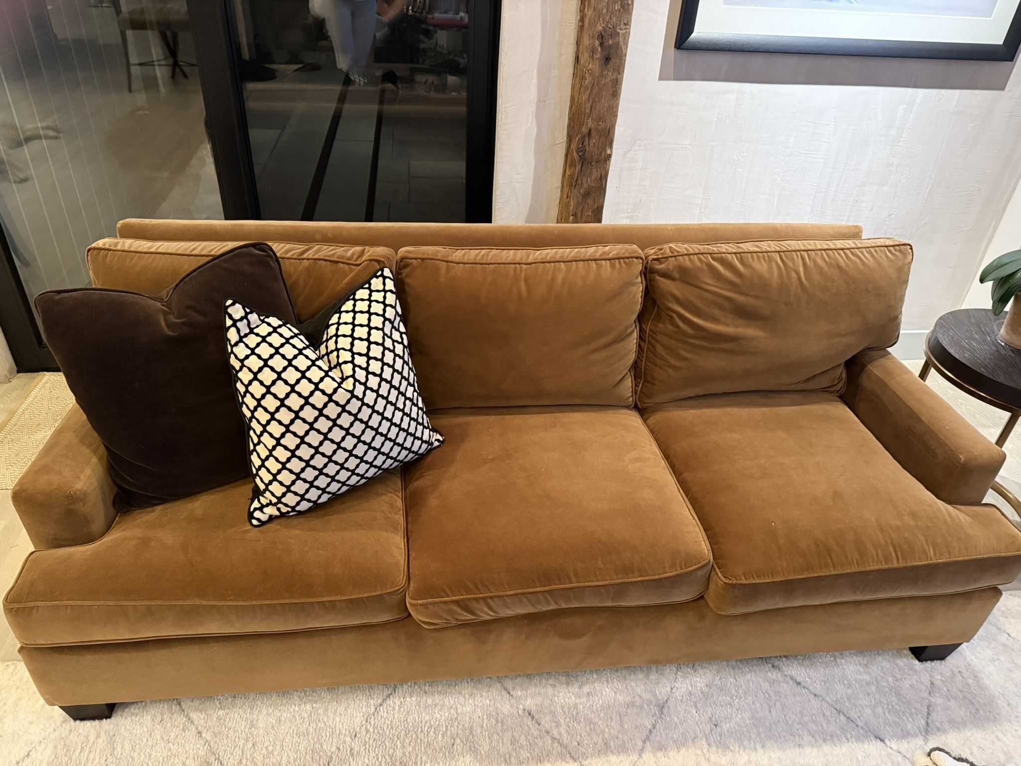 Velvet couch in good condition