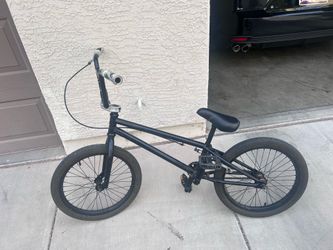 Black bmx bike