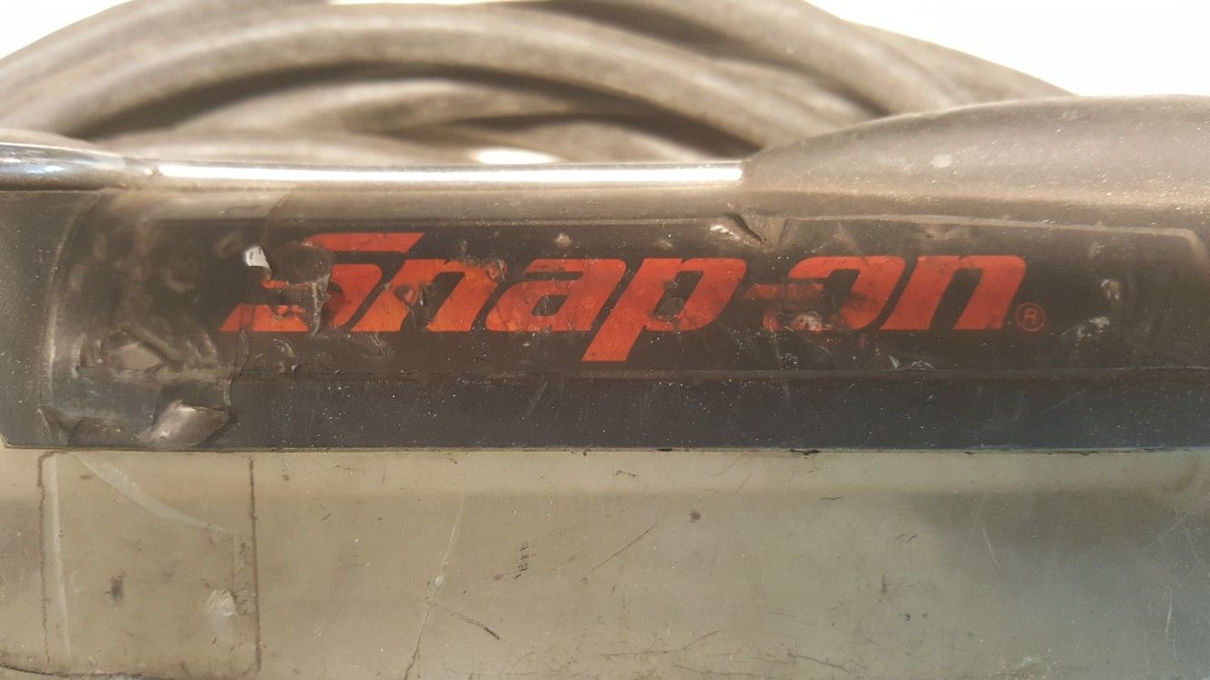 Snap-on drop light