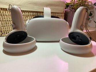 Oculus Quest 2 VR Headset and Controllers