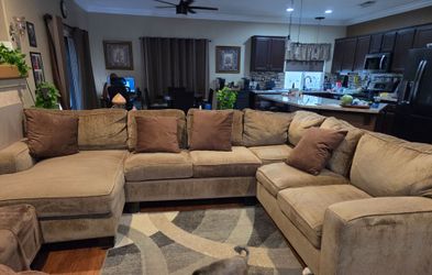 Large Tan Fabric Sectional Sofa with Chaise