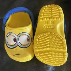 Crocs Minions