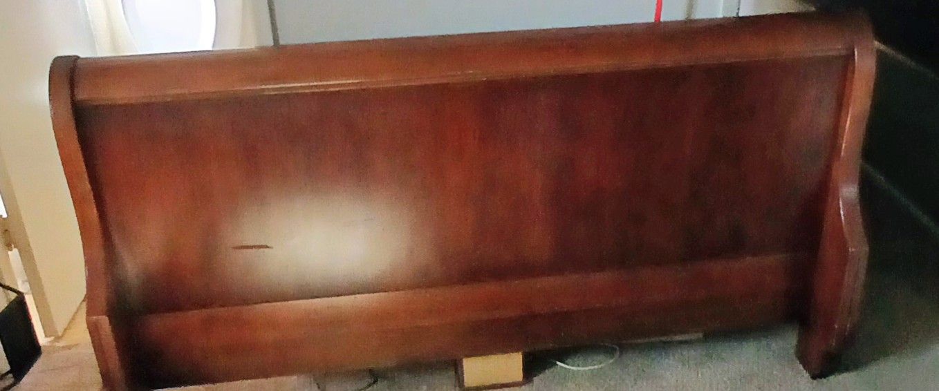 Queen Sleigh Bed