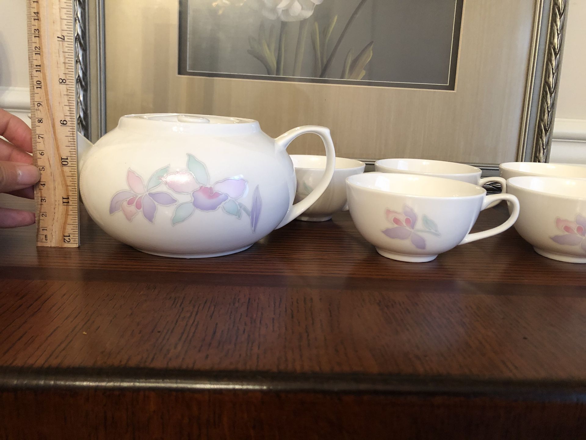 Gina China tea pot set with five cups