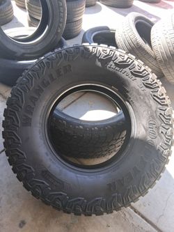 LT305/70R18